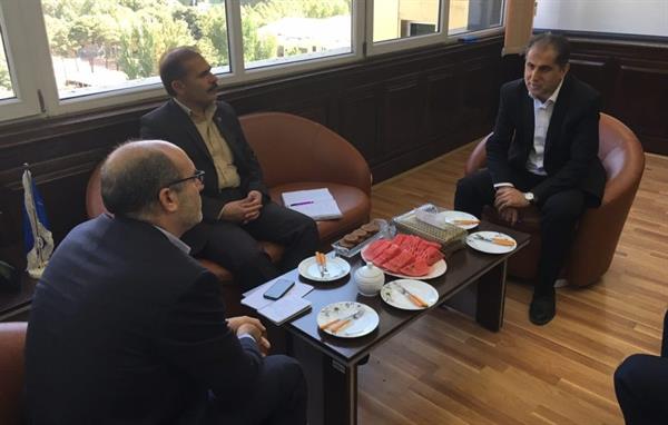 نشست مدیرکل ارتباطات استان به همراه شهردار شهرکرد با معاون وزیر ارتباطات و فناوری اطلاعات