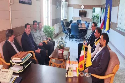 بازدید مدیرکل ارتباطات و فناوری اطلاعات و مدیر مخابرات منطقه از پست چهارمحال و بختیاری به مناسبت این روز
