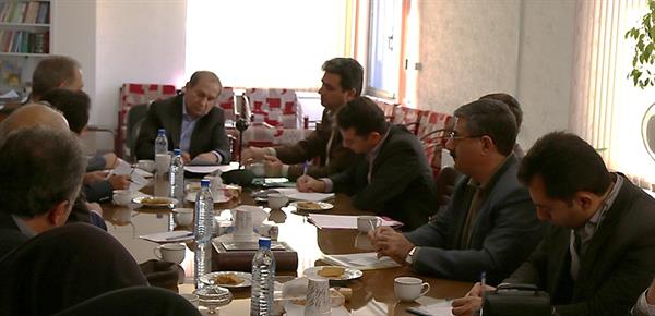 معاون استاندار استان: دفاتر پیشخوان خدمات دولت در توسعه‌ی دولت الکترونیک استان نقش موثر خواهند داشت.