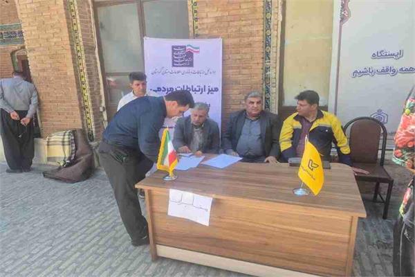 تداوم نهضت خدمت‌رسانی؛ پاسخگویی مستقیم مسئولان حوزه ارتباطات کردستان به مطالبات مردم در نماز جمعه