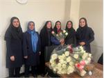 اولین برداشت گل‌های رز گلخانه هوشمند پارک فاوا و اهدای آن به بانوان وزارت ارتباطات